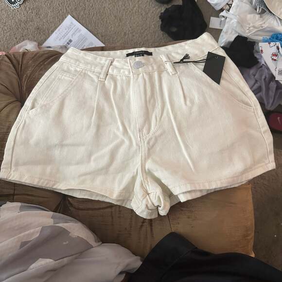 Forever 21 Women's Pleated Pull-On Shorts S - Picture 2 of 2